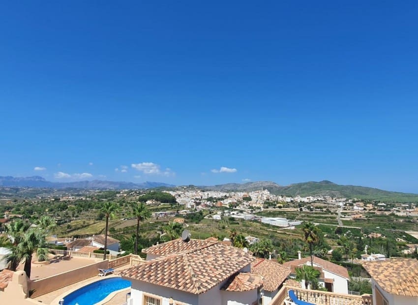 3 Zimmer Bungalow zu verkaufen in Benitachell / Benitatxell mit Pool Garage - 345.000 € (Ref: 10175602)