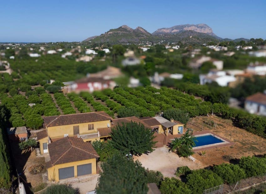 6 slaapkamer Villa te koop in Pedreguer met zwembad garage - € 732.000 (Ref: 10175604)