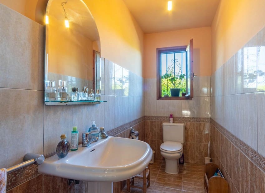 6 slaapkamer Villa te koop in Pedreguer met zwembad garage - € 732.000 (Ref: 10175604)