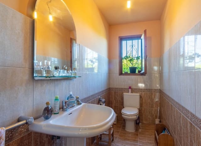 6 slaapkamer Villa te koop in Pedreguer met zwembad garage - € 732.000 (Ref: 10175604)
