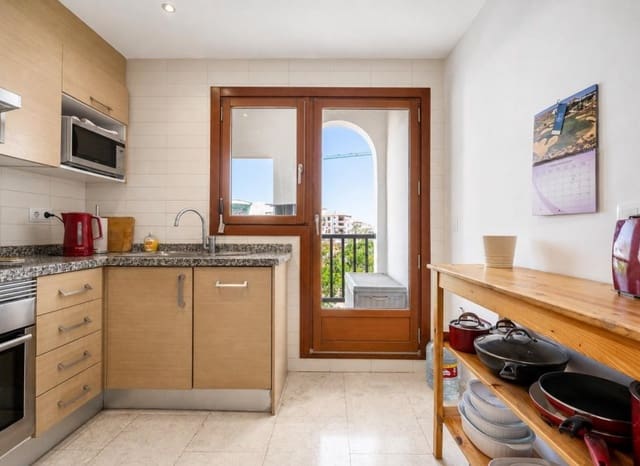 Apartamento de 2 habitaciones en El Valle Golf Resort, Murcia ciudad en venta con piscina - 250.000 € (Ref: 10176011)