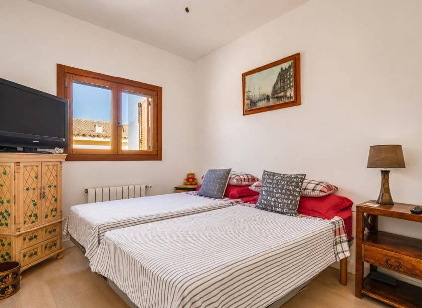 Apartamento de 2 habitaciones en El Valle Golf Resort en venta con piscina - 250.000 € (Ref: 10176011)