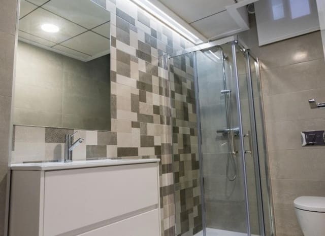 3 Zimmer Villa zu verkaufen in Villamartin, Orihuela mit Pool - 385.000 € (Ref: 1842199)