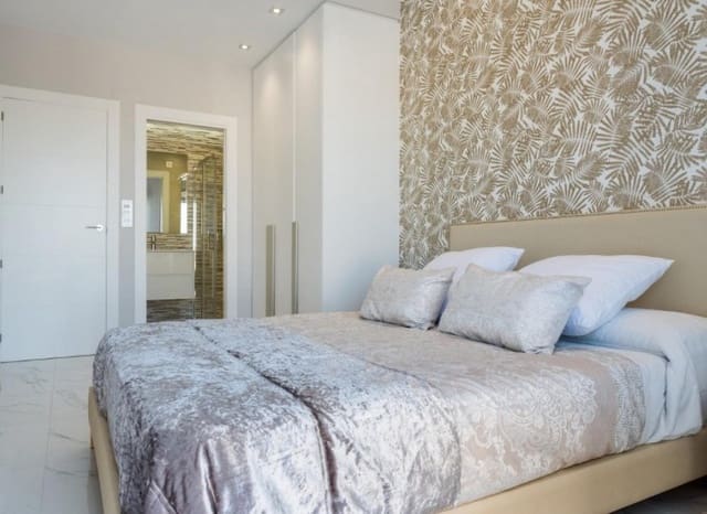 3 Zimmer Villa zu verkaufen in Villamartin, Orihuela mit Pool - 385.000 € (Ref: 1842199)