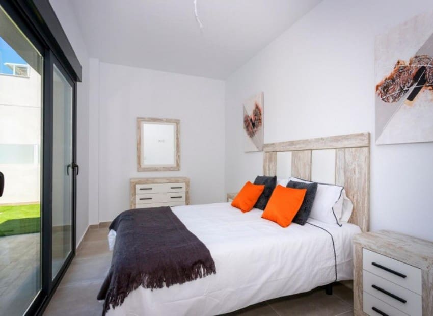 3 sypialnia Willa na sprzedaż w Daya Nueva z basenem - 322 000 € (Ref: 1944998)