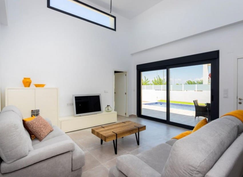 3 sypialnia Willa na sprzedaż w Daya Nueva z basenem - 322 000 € (Ref: 1944998)