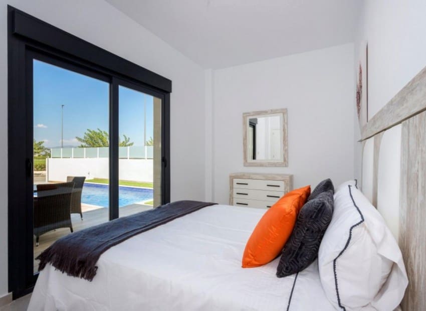 3 sypialnia Willa na sprzedaż w Daya Nueva z basenem - 322 000 € (Ref: 1944998)