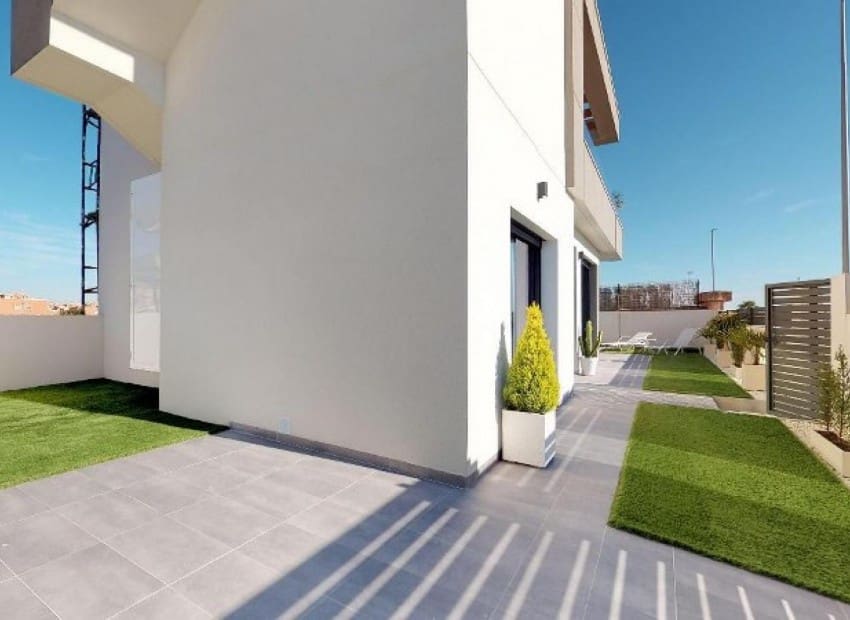 Chalet de 3 habitaciones en Los Montesinos en venta con piscina - 406.600 € (Ref: 2013595)