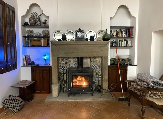 5 bedroom Villa for sale in Bolulla with pool - € 339,000 (Ref: 5530058)