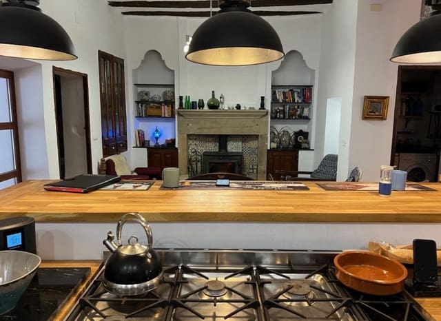 5 bedroom Villa for sale in Bolulla with pool - € 339,000 (Ref: 5530058)