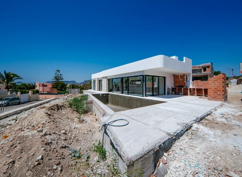 4 bedroom Villa for sale in Calpe / Calp with pool garage - € 1,499,000 (Ref: 5530065)