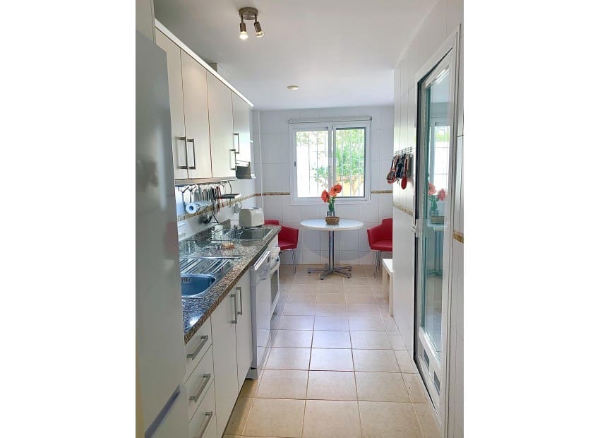 2 slaapkamer Appartement voor vakantieverhuur in Altea met zwembad - € 550 (Ref: 6305662)