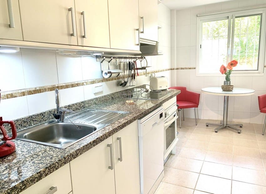 2 slaapkamer Appartement voor vakantieverhuur in Altea met zwembad - € 550 (Ref: 6305662)