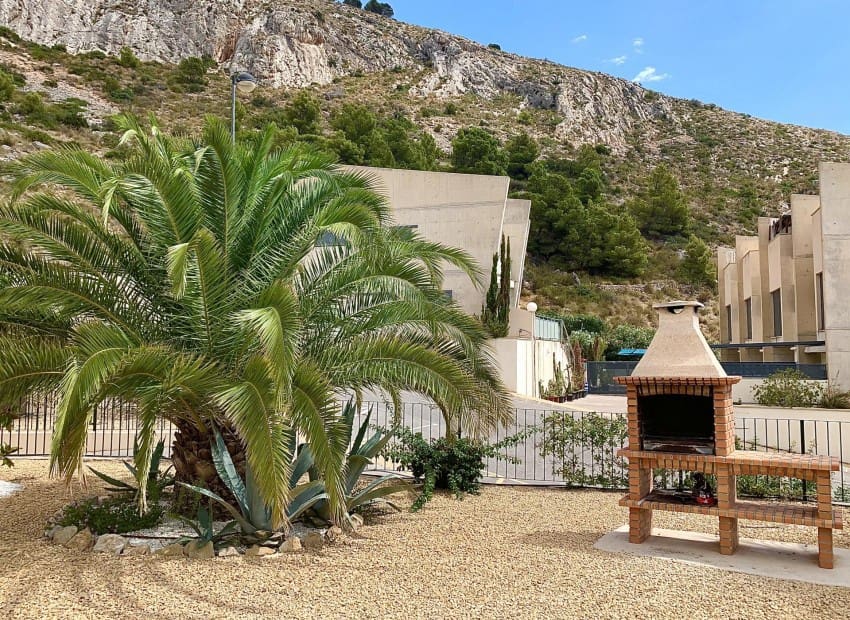 2 slaapkamer Appartement voor vakantieverhuur in Altea met zwembad - € 550 (Ref: 6305662)