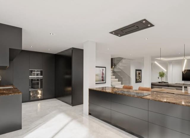 4 bedroom Villa for sale in Maryvilla, Calpe / Calp with pool - € 1,950,000 (Ref: 6547463)