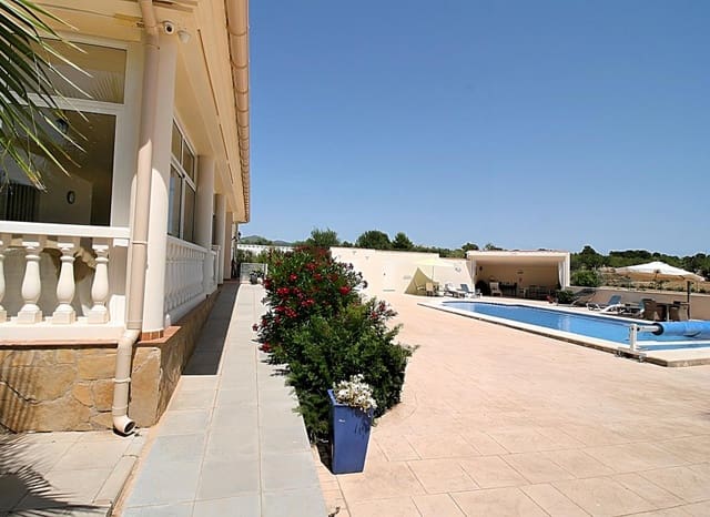 4 bedroom Villa for sale in Onil with pool - € 485,000 (Ref: 7037647)