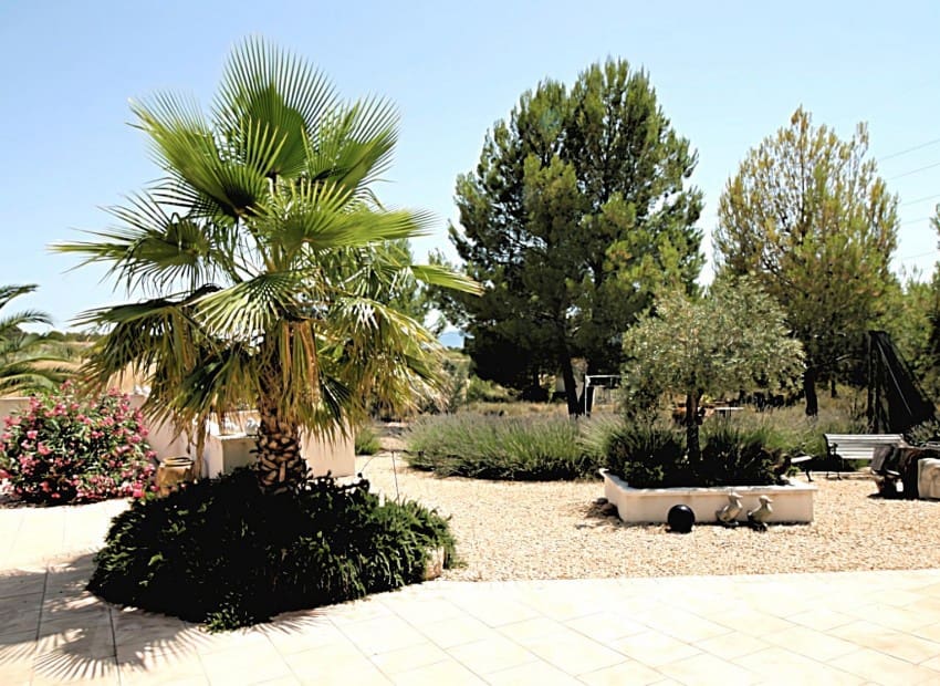 4 soveværelse Villa til salg i Onil med swimmingpool - € 485.000 (Ref: 7037647)