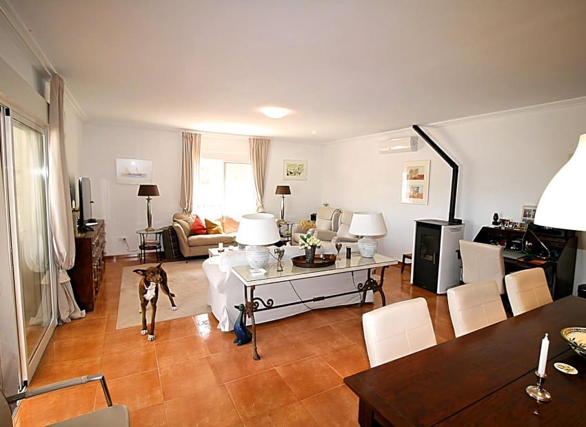 4 soveværelse Villa til salg i Onil med swimmingpool - € 485.000 (Ref: 7037647)