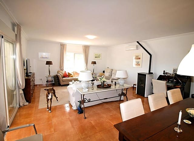 4 bedroom Villa for sale in Onil with pool - € 485,000 (Ref: 7037647)