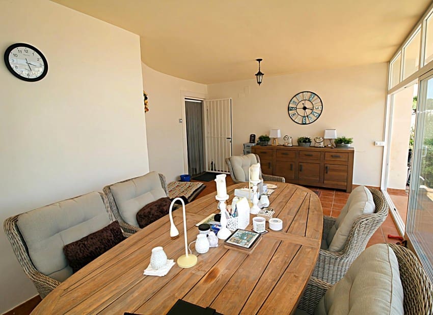 4 soveværelse Villa til salg i Onil med swimmingpool - € 485.000 (Ref: 7037647)