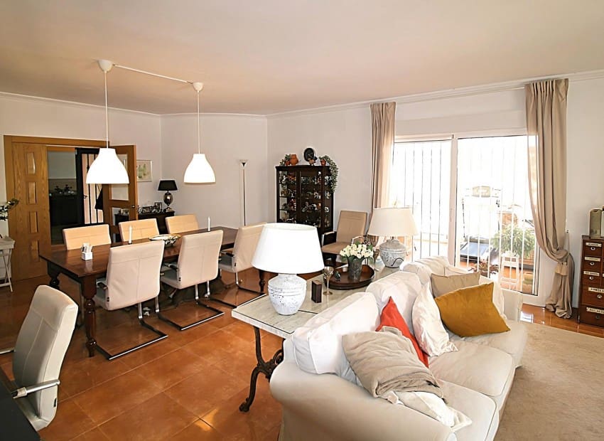 4 soveværelse Villa til salg i Onil med swimmingpool - € 485.000 (Ref: 7037647)