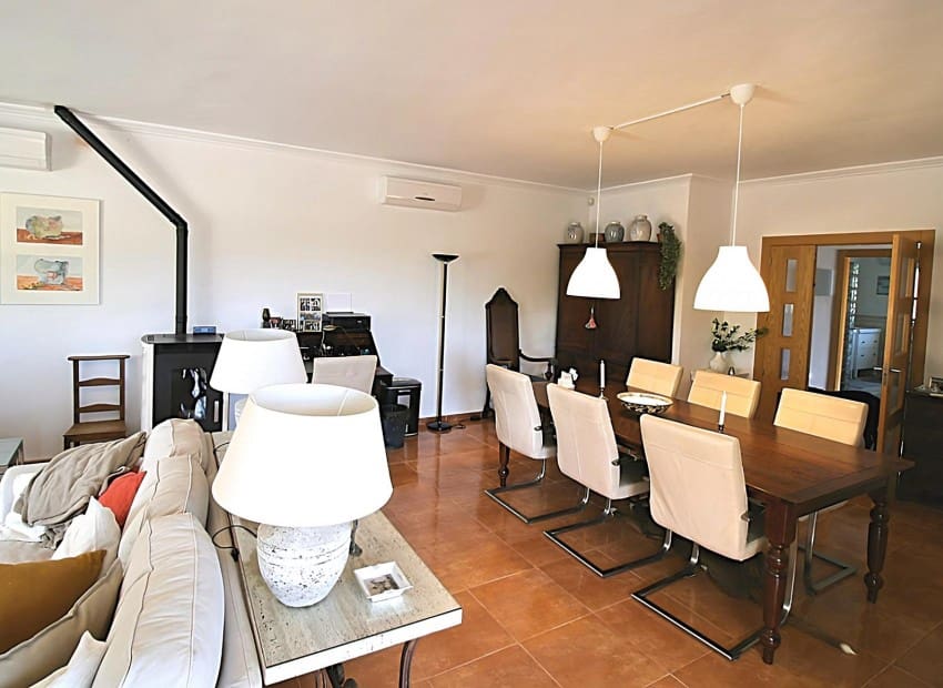 4 soveværelse Villa til salg i Onil med swimmingpool - € 485.000 (Ref: 7037647)