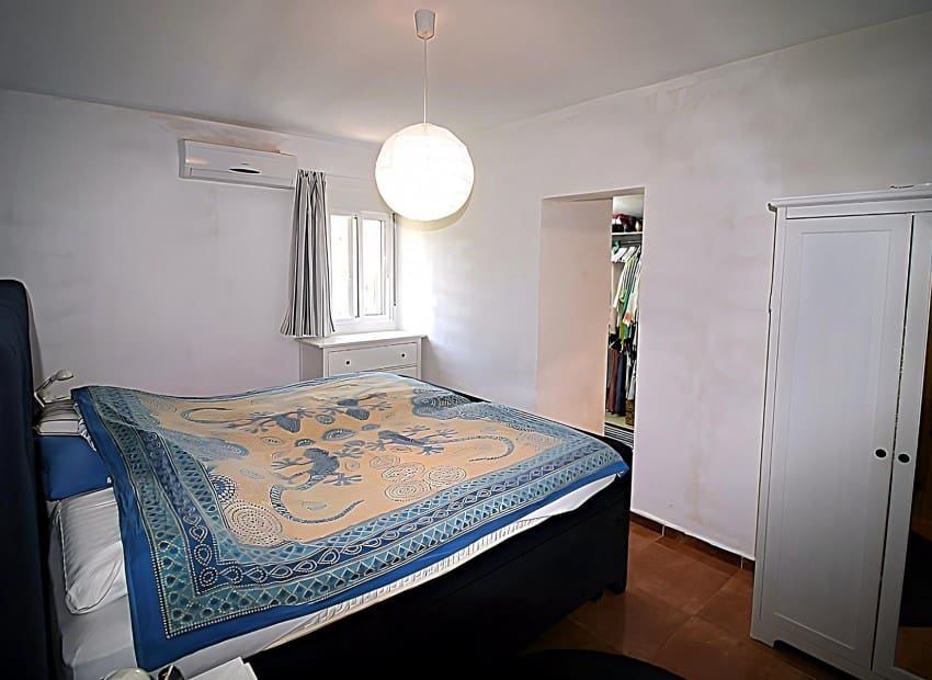 4 soveværelse Villa til salg i Onil med swimmingpool - € 485.000 (Ref: 7037647)