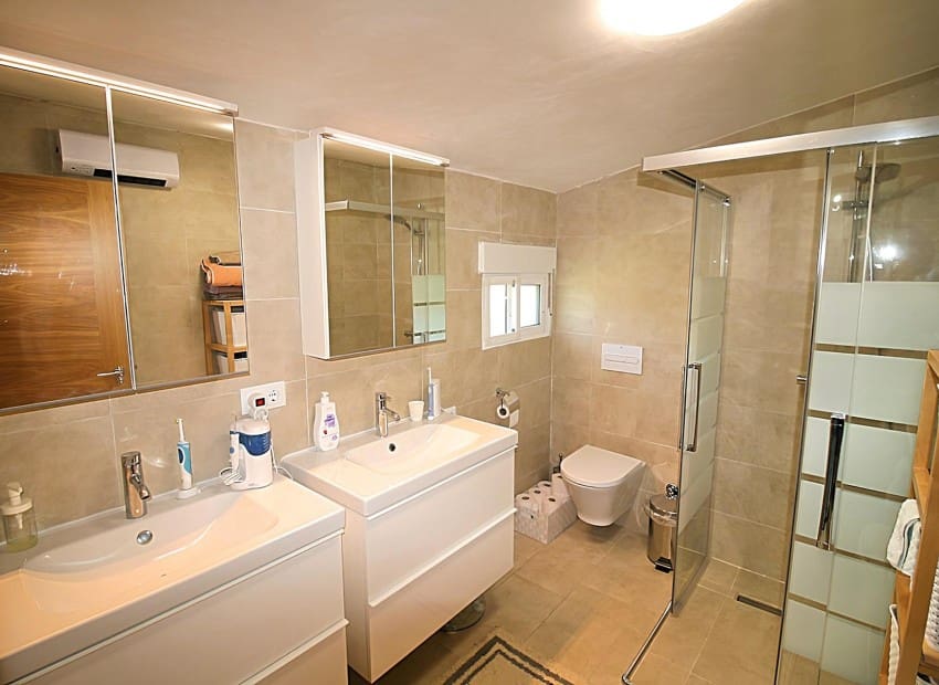 4 soveværelse Villa til salg i Onil med swimmingpool - € 485.000 (Ref: 7037647)