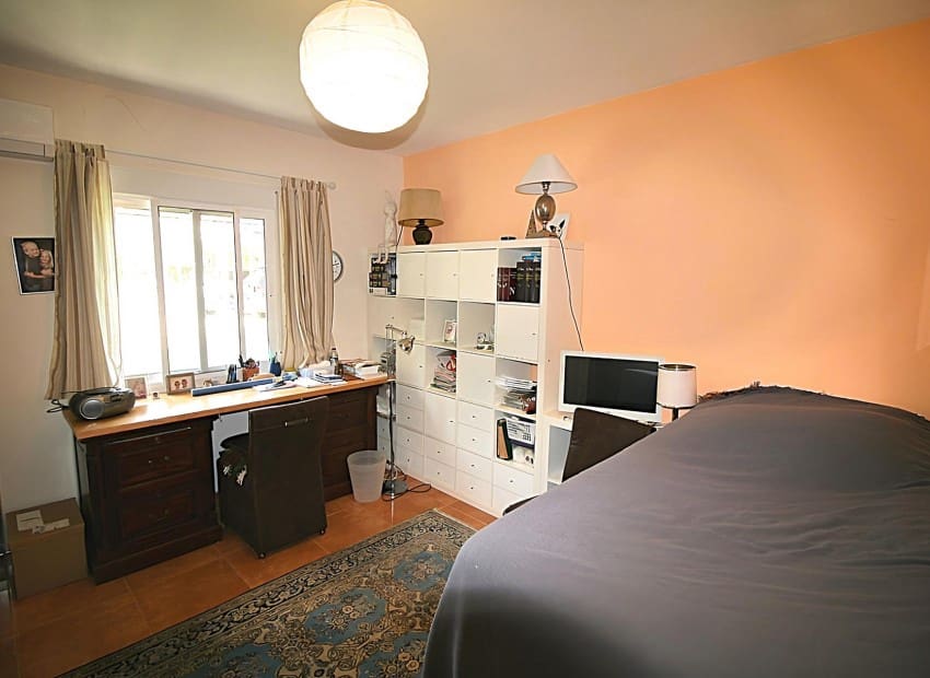 4 soveværelse Villa til salg i Onil med swimmingpool - € 485.000 (Ref: 7037647)