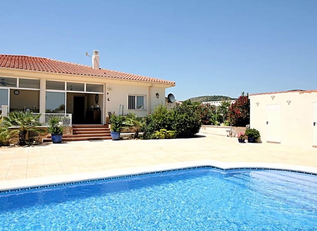 4 bedroom Villa for sale in Onil with pool - € 485,000 (Ref: 7037647)