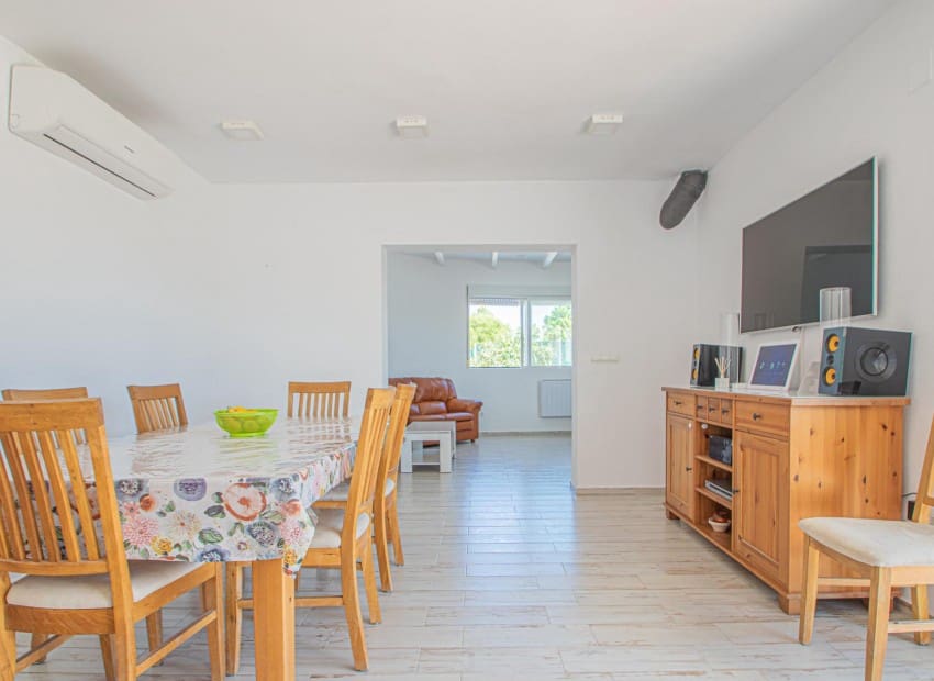 4 Zimmer Villa zu verkaufen in La Nucia mit Pool - 548.000 € (Ref: 7515616)