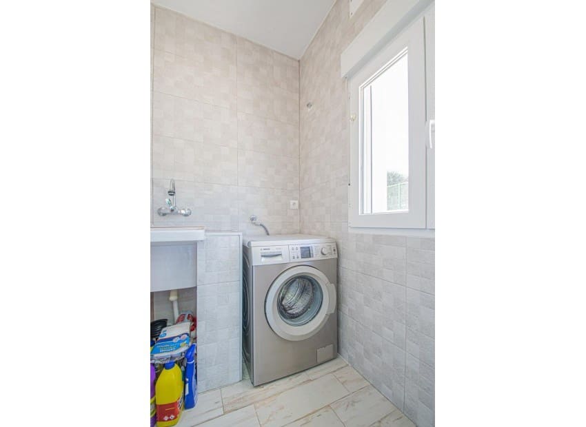 4 Zimmer Villa zu verkaufen in La Nucia mit Pool - 548.000 € (Ref: 7515616)