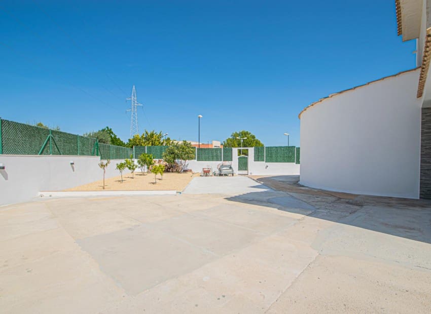 4 Zimmer Villa zu verkaufen in La Nucia mit Pool - 548.000 € (Ref: 7515616)