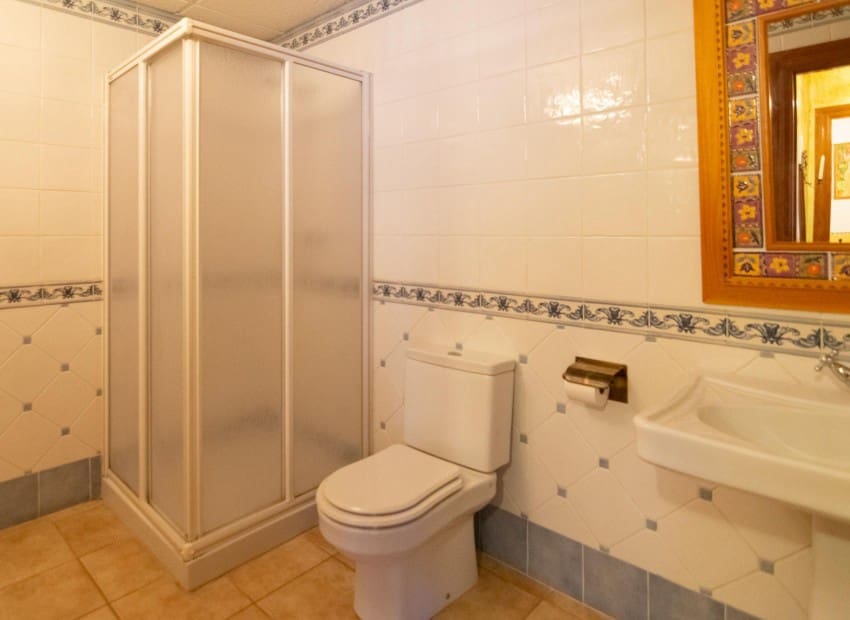 5 bedroom Villa for sale in La Nucia with pool - € 800,000 (Ref: 7552272)