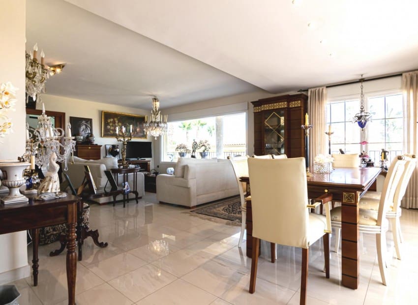 5 bedroom Villa for sale in La Nucia with pool - € 800,000 (Ref: 7552272)