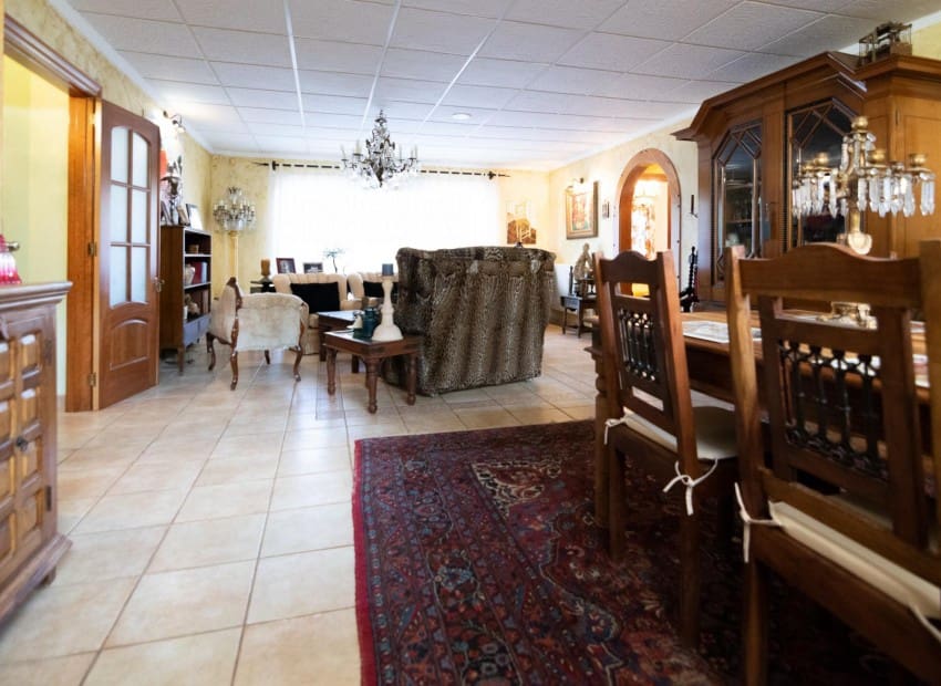 5 bedroom Villa for sale in La Nucia with pool - € 800,000 (Ref: 7552272)