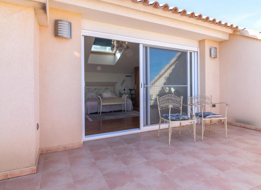 5 bedroom Villa for sale in La Nucia with pool - € 800,000 (Ref: 7552272)
