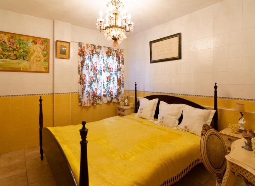 5 bedroom Villa for sale in La Nucia with pool - € 800,000 (Ref: 7552272)