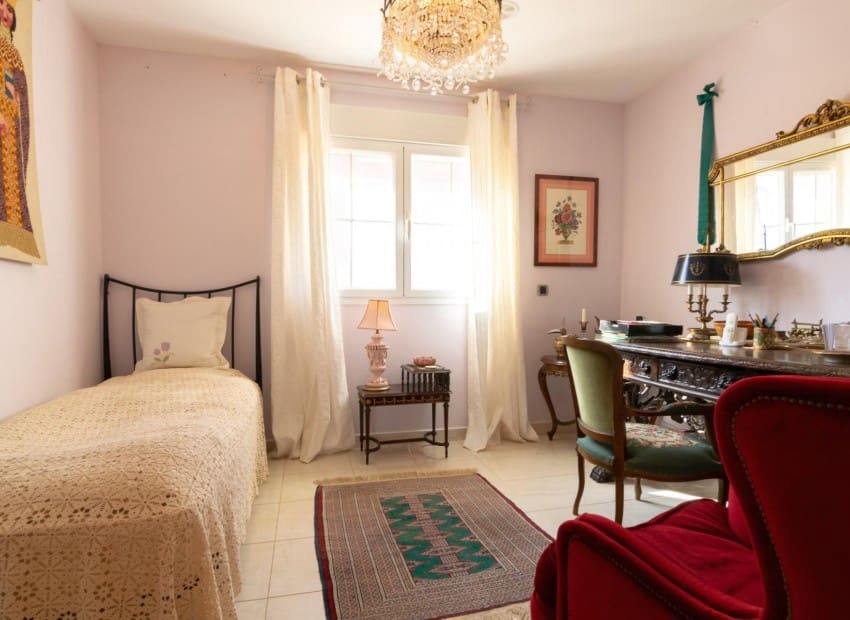 5 bedroom Villa for sale in La Nucia with pool - € 800,000 (Ref: 7552272)