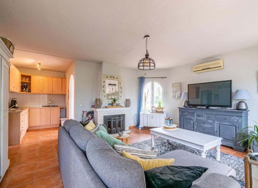 3 bedroom Villa for sale in La Nucia with pool - € 395,000 (Ref: 7555848)