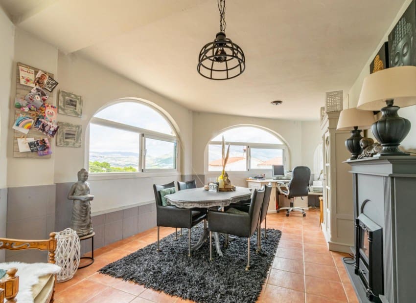 3 bedroom Villa for sale in La Nucia with pool - € 395,000 (Ref: 7555848)