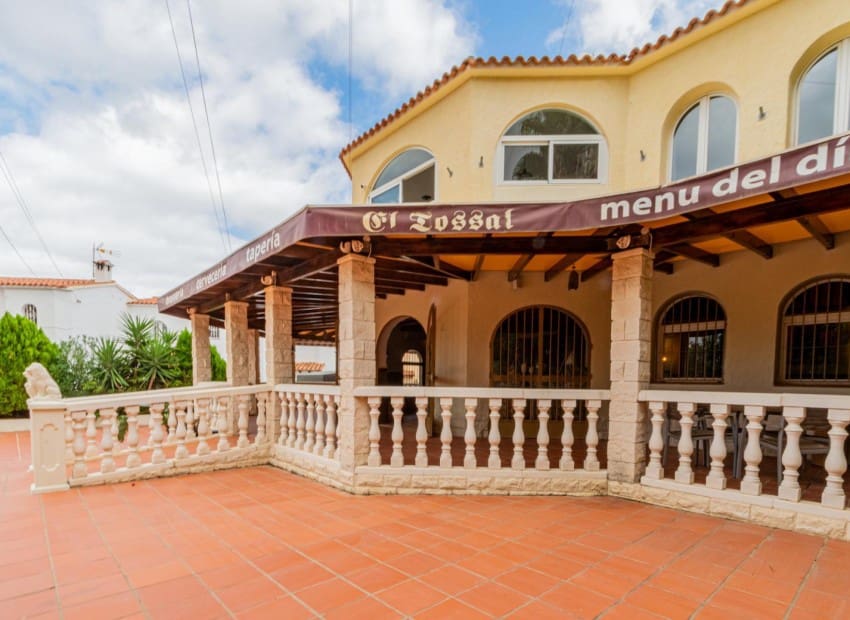 3 bedroom Villa for sale in La Nucia with pool - € 395,000 (Ref: 7555848)