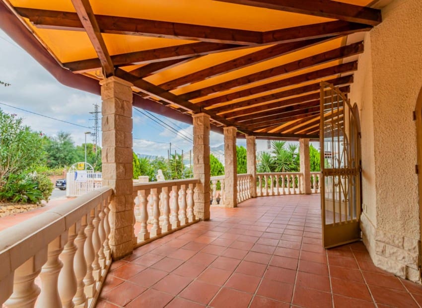 3 bedroom Villa for sale in La Nucia with pool - € 395,000 (Ref: 7555848)