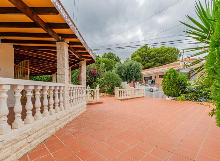 3 bedroom Villa for sale in La Nucia with pool - € 395,000 (Ref: 7555848)