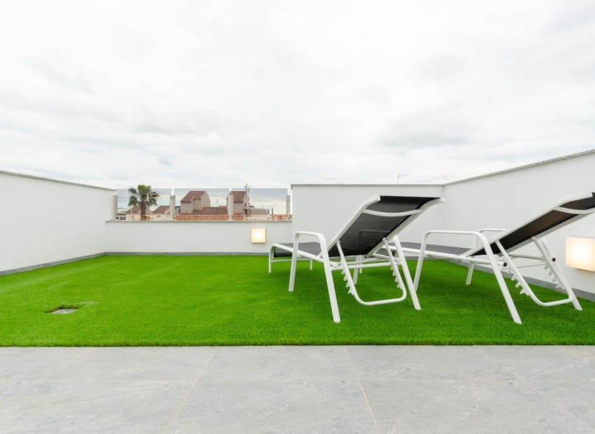 3 slaapkamer Villa te koop in Torrevieja met zwembad - € 409.000 (Ref: 8825666)