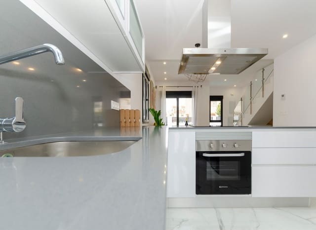 3 Zimmer Villa zu verkaufen in El Chaparral - La Siesta - La Torreta, Torrevieja mit Pool - 409.000 € (Ref: 8825666)