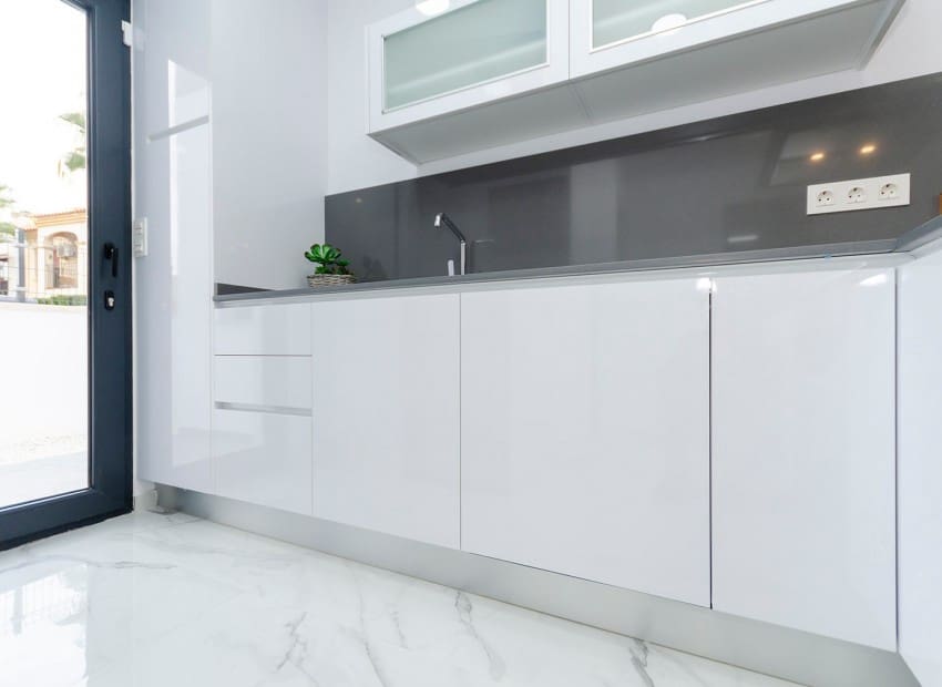 3 slaapkamer Villa te koop in Torrevieja met zwembad - € 409.000 (Ref: 8825666)