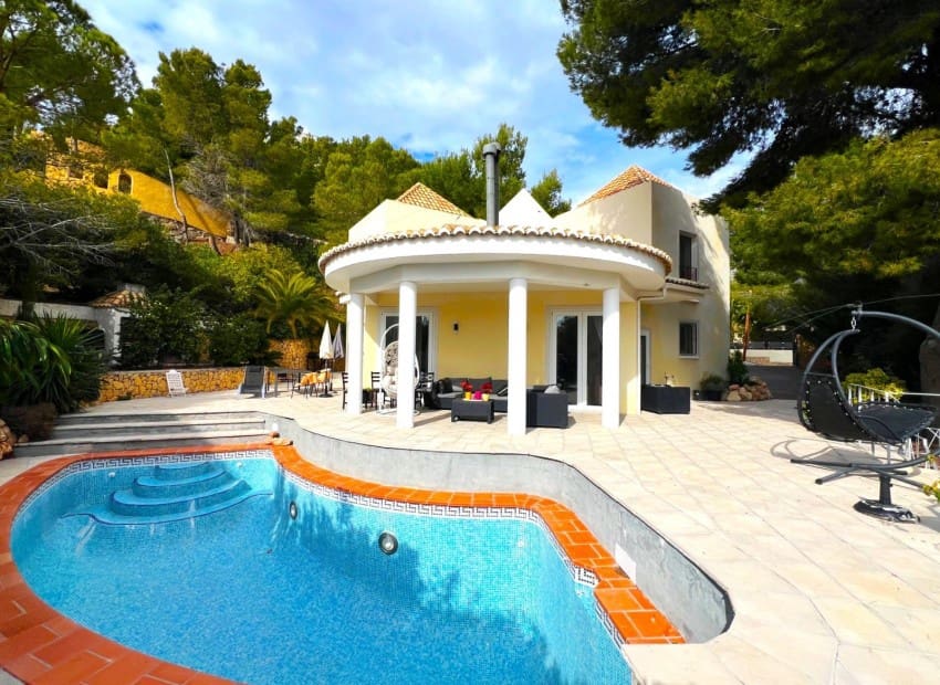 4 soveværelse Villa til salg i Altea la Vella med swimmingpool - € 525.000 (Ref: 8825675)