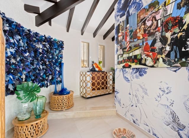 5 bedroom Villa for sale in Altea with pool garage - € 1,975,000 (Ref: 8825676)