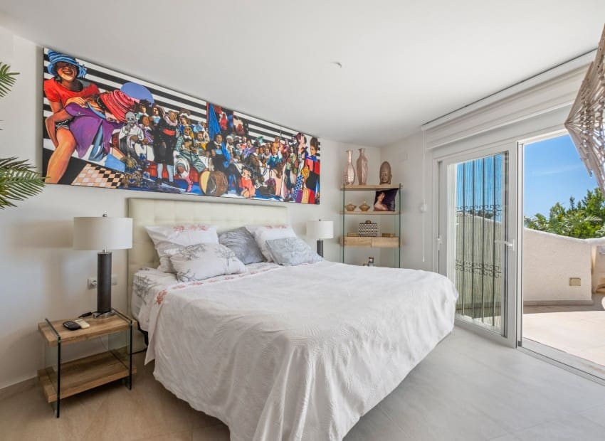 5 bedroom Villa for sale in Altea with pool garage - € 1,975,000 (Ref: 8825676)